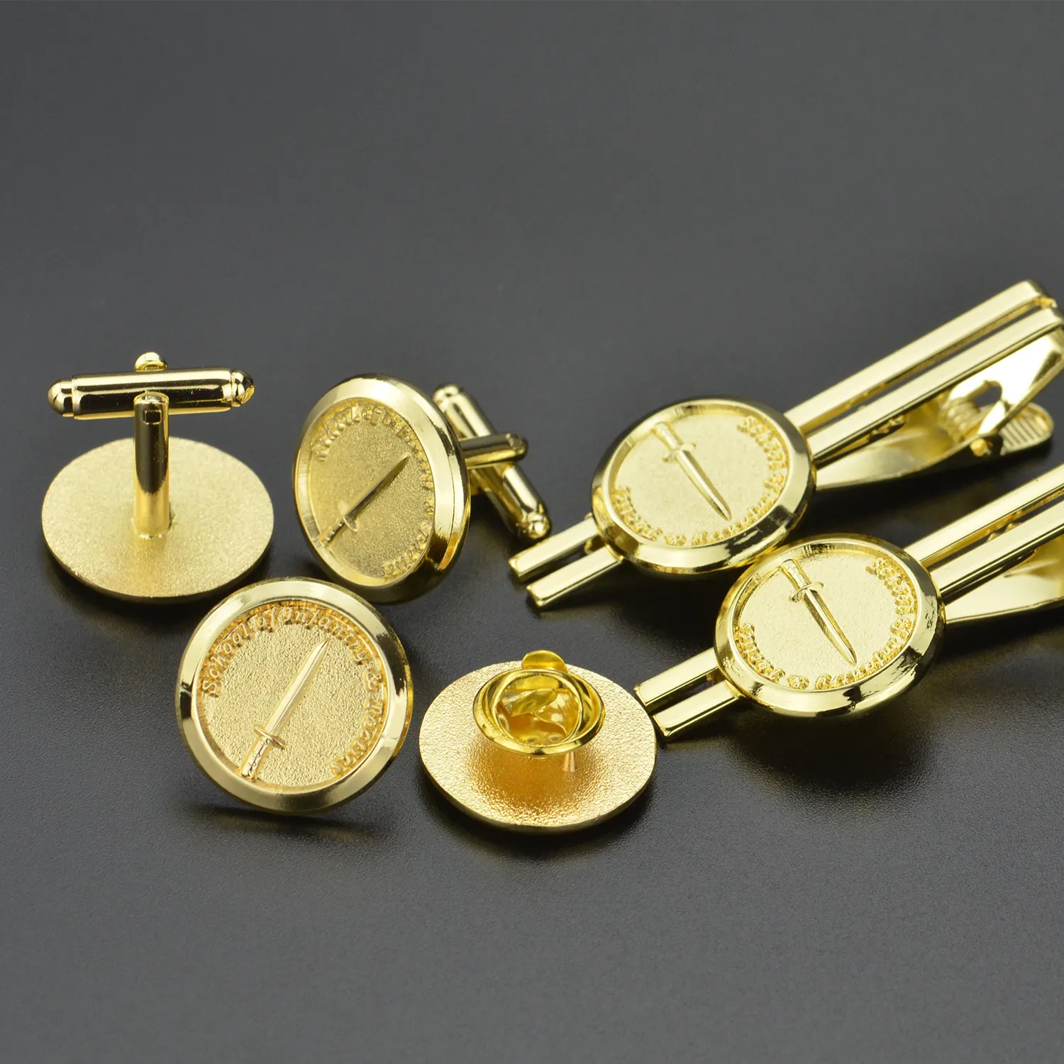 Regali Souvenir economici all'ingrosso personalizzati in oro nastro 3D spilla distintivo gemelli in metallo e Set di spille da cravatta