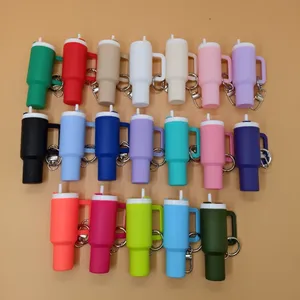Vaso Tumbler Mini <span class=keywords><strong>de</strong></span> 40oz con Llavero, Accesorios para Vaso, Llavero con Colgante <span class=keywords><strong>de</strong></span> Abeja, Llavero para Bálsamo <span class=keywords><strong>Labial</strong></span>, Pequeños Regalos <span class=keywords><strong>de</strong></span> Lujo - Product Image 2