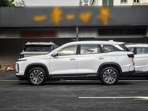Jetour X90 C-DM 2025 SUV PHEV 5 Posti, <span class=keywords><strong>Autonomia</strong></span> <span class=keywords><strong>Elettrica</strong></span> 108km, <span class=keywords><strong>Autonomia</strong></span> Combinata 1100km, <span class=keywords><strong>Auto</strong></span> Familiare - Product Image 4