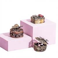 Boîte à bibelots en métal ornée d'inspiration naturelle, organiseur de bijoux de luxe pour cadeau et collection