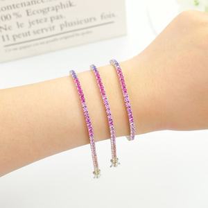 สร้อยข้อมือเทนนิสเงินแท้ 925 สำหรับผู้หญิง ประดับพลอยสีชมพูทรงกลมเจียระไนแบบเหลี่ยมเจียระไนสวยงาม ของขวัญเครื่องประดับสีสันสดใส ทองคำขาว - Product Image 2