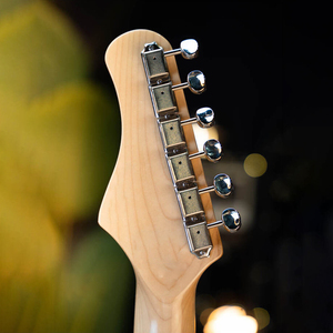 <span class=keywords><strong>Guitarra</strong></span> Eléctrica de 6 Cuerdas de Alta Calidad Hecha a Medida con Mástil de Arce y Puente de Trémolo de Dos Puntos para Actuaciones en Solitario - Product Image 6