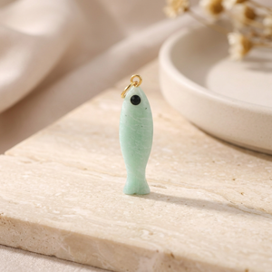 Pendentif Poisson Amazonite Collier de pierres précieuses sculptées avec Oeil d'onyx noir Plaqué or Poisson porte-bonheur Fourniture de bijoux - Product Image 6