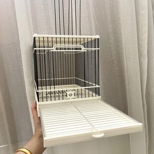 Jaula para Pájaros Pequeños de Diseño Original con Cerradura y Perchas, Plástico/ABS Resistente, Espaciado de Barras de 1.0 cm, Perfecta para Aguiluchos - Product Image 3