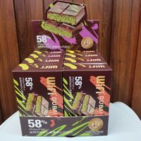 Chocolat artisanal exotique de Dubaï en gros, barre de chocolat de haute qualité au goût de pistache, aliment solide avec ingrédients à base de noix, chocolat sucré