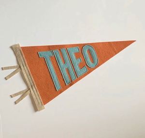 ธงสามเหลี่ยมผ้าสักหลาดพิมพ์สีเต็มรูปแบบสองด้าน ราคาถูก ผลิตตามสั่ง สำหรับตกแต่งตามฤดูกาล ใช้สำหรับโปรโมชั่น ผลิตจากโรงงาน พร้อมเสาอลูมิเนียม - Product Image 1