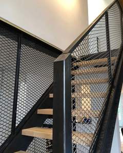 רשת מורחבת שחורה מרותכת, מארזי ציוד עמידים, מגני מכונות מאווררים וכיסויי הגנה לארונות תעשייתיים - Product Image 1