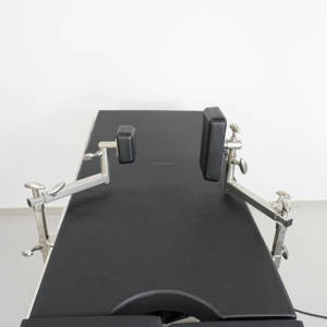 Penjepit Penyangga Panggul Baja Tahan Karat Medis Penyangga Panggul Dapat Disinfeksi Penyesuaian Universal Bersertifikat CE untuk Meja Operasi - Product Image 6