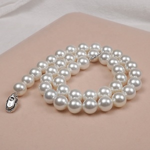 Conjunto de joyería de regalo exquisito de diseño coreano de moda, collar de perlas de concha de mar Natural blanco 100% de 10mm para mujer, hebra barata de 3 colores - Product Image 6