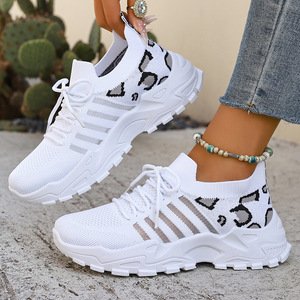 Nuove <span class=keywords><strong>Sneakers</strong></span> Versatili da Donna, Scarpe con <span class=keywords><strong>Tacco</strong></span> <span class=keywords><strong>Alto</strong></span> di Grande Taglia, Suola Spessa, Traspiranti, Design Casual in Tessuto Fly-Woven per Camminare - Product Image 1