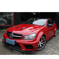 C63 Kits de carrosserie série noire adaptés pour W204 C63 2011 ans à Kits de carrosserie larges C63 pièces de carrosserie extérieures de voiture mise à niveau ensemble de lifting
