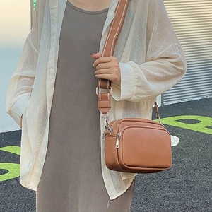 Retro Portable Small Square Bag Simple Solid Color Design of New One-Shoulder Women's Bag Crossbody Bag - Product Image 5