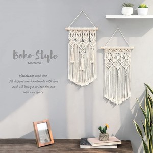 Arazzo da Parete Moderno Fatto a Mano in Macramè di Cotone Ecologico con Design Geometrico Verticale per Arredamento Boho - Product Image 5