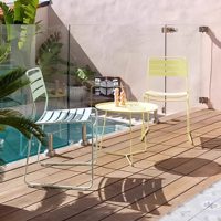 Ensemble table et chaises d'extérieur pour cour, jardin, balcon, terrasse, gîte, salon de thé, boulangerie, café, mobilier commercial et de loisirs