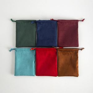 Sacs en velours à cordon en vrac 9x12cm, pochettes cadeaux en flanelle colorées pour bonbons, friandises, bijoux, bagues, pour fêtes de mariage et événements. - Product Image 4