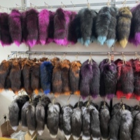 Vente en gros pour fabricants : Queue de renard véritable de haute qualité pour vêtements féminins adultes, accessoire moelleux de 40 cm en queue de renard brute