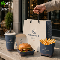 Emballages personnalisés pour plats à emporter de restaurant avec boîte à burger, carton à frites, manchon d'emballage, gobelet à café, sac en papier et boîtes combo à poignée.