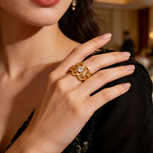 Bague de fiançailles personnalisée en or massif plaqué or 10K/14K avec diamant de laboratoire et zircon, style cluster, unisexe, pour anniversaire et fête - Product Image 6