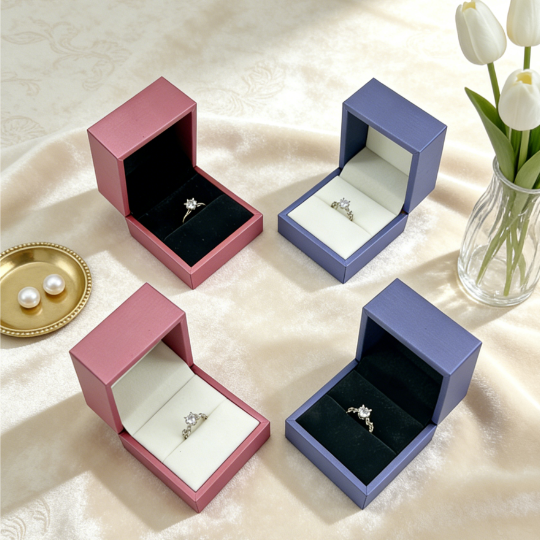 Wholesale OEM Luxury Textured Rectangle Square Pattern Ring Box Velvet Lining Jewelry Storage Box for Gifting