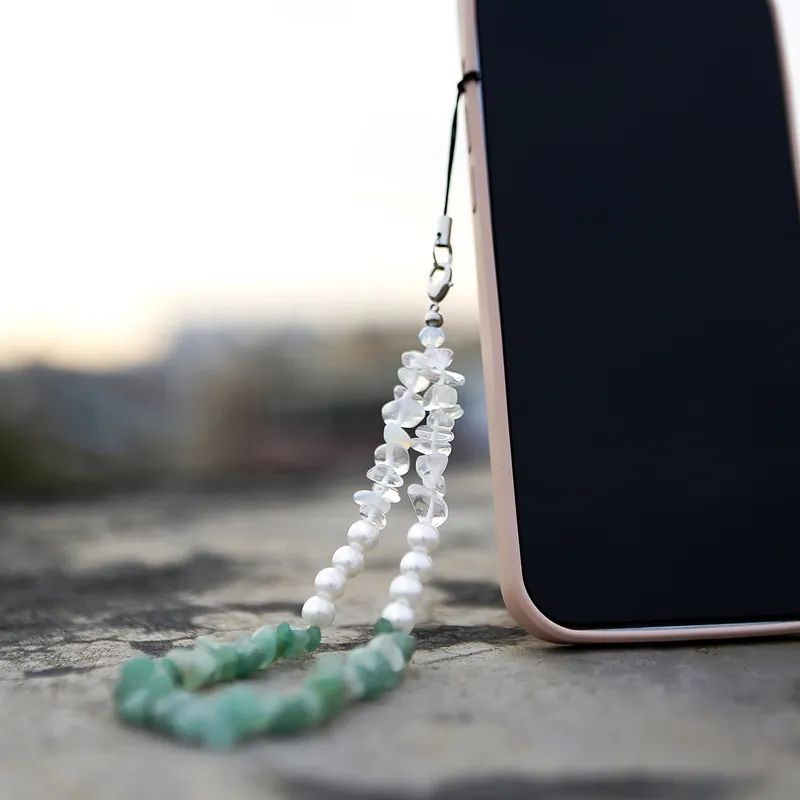 Vendita calda pietra naturale colori pastello cristallo fatto a mano bella affascinante perle di vetro perline catene del telefono per gioielli da donna