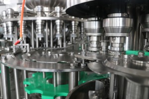 Nieuwe Aankomst Complete Drankverpakkingsmachines Automatische 500Ml Vruchtensap Productielijn Tandwielmotor Plc Vers Vruchtensap - Product Image 4