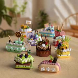 Mini blocs de construction en plastique 30 pièces Gâteau d'anniversaire Modèle à assembler DIY Décoration de bureau Ornement Cadeau Jouet - Product Image 3