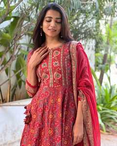 New Arrival Heavy Suit Set With Hand Embroidery Zari Weaving and Prints With Cotton Dupatta - Product Image 4