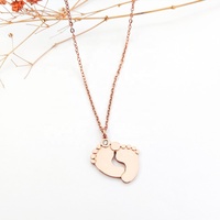 Nom Plaque Collier Bijoux Personnalisés Bébé Pieds Charme Pendentif Collier En Acier Inoxydable Blanc Pendentif Pour La Gravure Fête Des Mères Cadeau