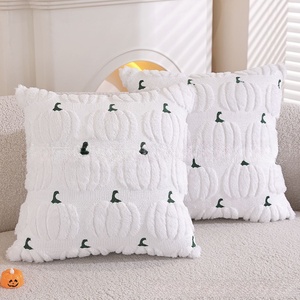 Housses de coussin décoratives en peluche douce 18x18 avec motifs citrouilles d'automne pour décorations de maison de Thanksgiving G25-523 - Product Image 2