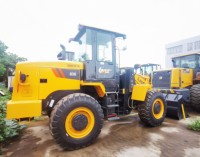 Chargeuse sur pneus d'occasion de haute qualité Liugong CLG836, hauteur de levage de 3,8 m, moteur puissant Cummins de 92 kW, machine de 10,6 tonnes