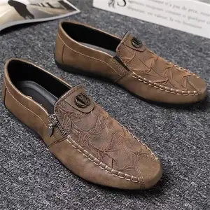 Zapatillas de elevación para el hogar de color negro para hombre, zapatos casuales de cuero genuino con aumento de altura