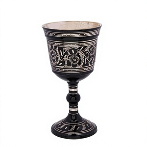 Calice à vin en laiton doré moderne fait main, design gaufré, écologique, personnalisé, pour la salle à manger, l'extérieur, les voyages, les mariages - Product Image 4
