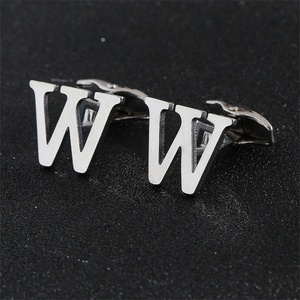 中国サプライヤー卸売カフスボタン男性レターシルバー26英字光沢メンズカフスボタン鉄カフスボタン文字<span class=keywords><strong>m</strong></span> - Product Image 6