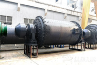 Broyeur à boulets compact pour l'or 900*1800, équipement de broyage du ciment et de l'or à faible coût d'investissement, produit phare