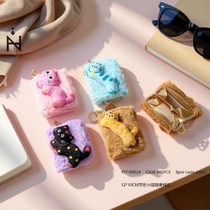 Portafoglio tascabile quadrato per gattini 12x10 cm in pelliccia sintetica con portachiavi per donne e ragazze - Product Image 2