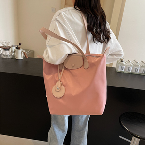 <span class=keywords><strong>Sac</strong></span> fourre-tout pliable pour femme, imperméable, léger, <span class=keywords><strong>sac</strong></span> à bandoulière, <span class=keywords><strong>sac</strong></span> à main pour femme, vente en gros personnalisée - Product Image 5