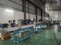 Machine de fabrication de tringles à rideaux, machine de revêtement plastique, machine pour tubes en fer, tubes en acier inoxydable, PP, PE, avec moteur à roulement de haute précision, engrenage et PLC