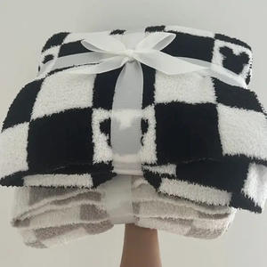 بطانية أطفال رمادية سوداء ناعمة من الدرجة المخصصة: - Product Image 6