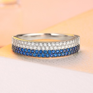 Anillo de Plata de Ley 925 para Mujer con Circonita y Baño de Rodio, Diseño Moderno para Bodas y Aniversarios - Product Image 4