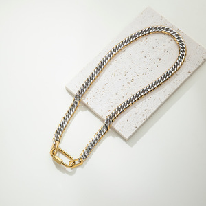 YF5139 Collier Chunky Imperméable en Acier Inoxydable Plaqué Or 18K avec Fermoir Fer à Cheval, Luxueux Collier Carabine Bicolore Bijoux - Product Image 3