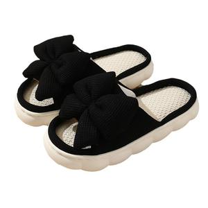 Pantoufles à nœud papillon antidérapantes et respirantes, à semelle épaisse en PVC pour l'intérieur - Product Image 4