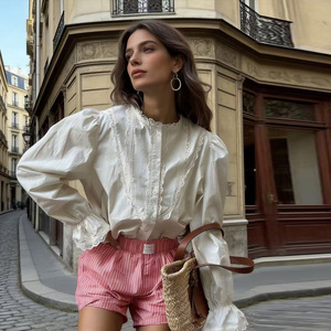 Blusa Blanca para Mujer con Ribete de Encaje, Manga Abullonada, Cuello Camisero, Corte Holgado, Estilo Prairie Chic, Top de Primavera/Verano - Product Image 1