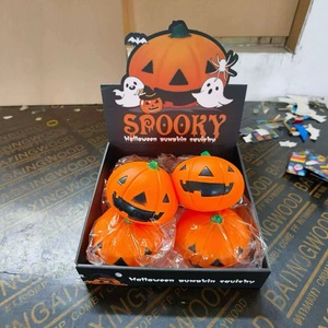 Jouet anti-stress rétractable lent en caoutchouc thermoplastique PU, style alimentaire réaliste, en forme de citrouille d'Halloween - Product Image 1