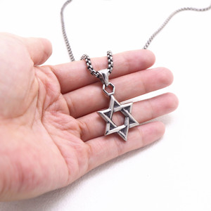 yunnique Stainless Steel <b>Star</b> Pendant Necklace Unisex Minimalist <b>Design</b> Fashion Jewelry - Product Image 4