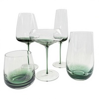 Gobelet à vin en verre rouge haut de gamme, finition dégradée fumée, design minimaliste moderne pour usage domestique, valeur esthétique élevée