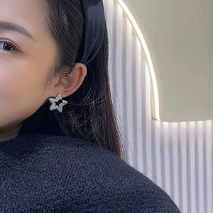 Pendientes Taske Star Stud de Plata 925 con Cristal y Engaste de Bisel, Color Blanco Champán, para Mujer, de Lujo, para Uso Diario, E3398 - Product Image 5