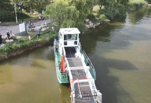 Bateau <span class=keywords><strong>de</strong></span> désherbage hydraulique robuste pour grands lacs et barrages - Product Image 5