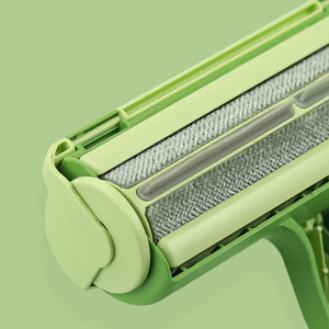 Nuova spazzola per rimozione dei peli di cane in plastica morbida ricaricabile - Product Image 2