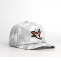 Casquettes laser 5 panneaux de haute qualité avec logo personnalisé, patch en caoutchouc et dos laser camouflage
