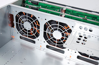 Boîtier serveur en rack 4U avec 24 baies de lecteur SATA/SAS remplaçables à chaud, connecteur MiniSAS /SATA 6 Gb/s 12 Gb/s
